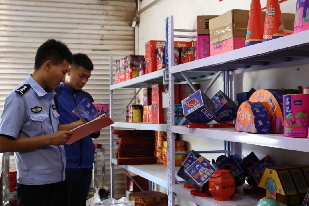 萬興鄉(xiāng)筑牢安全防線 扎實(shí)開展國慶節(jié)前食品銷售領(lǐng)域安全大排查